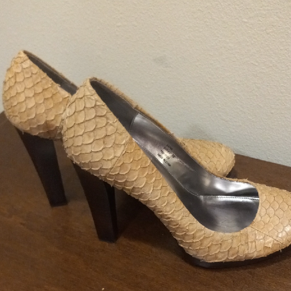 Calvin Klein Platform Elegant Tan High Heels 41/2 inches